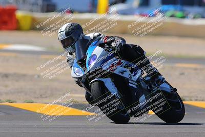 media/Oct-09-2022-SoCal Trackdays (Sun) [[95640aeeb6]]/Turn 2 (1110am)/